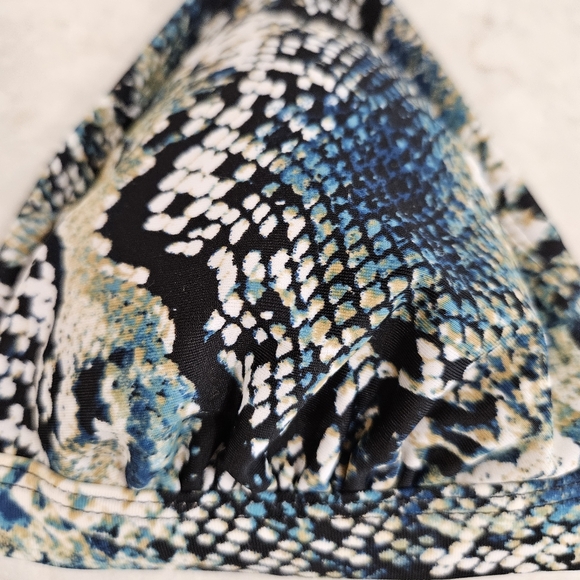 NWT Shade & Shore Blue Snake Print Bikini Top Size Medium - Picture 5 of 8